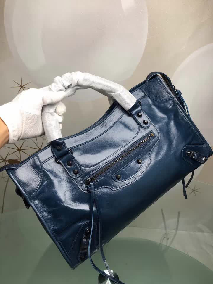 BALENCIAG巴黎世家 經典款 義大利進口原版油蠟頭層牛皮 古銅釘黑色 時尚百搭 手提肩背斜挎包  BL1305